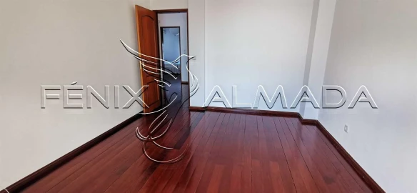 Moradia T3 para Venda em Corroios