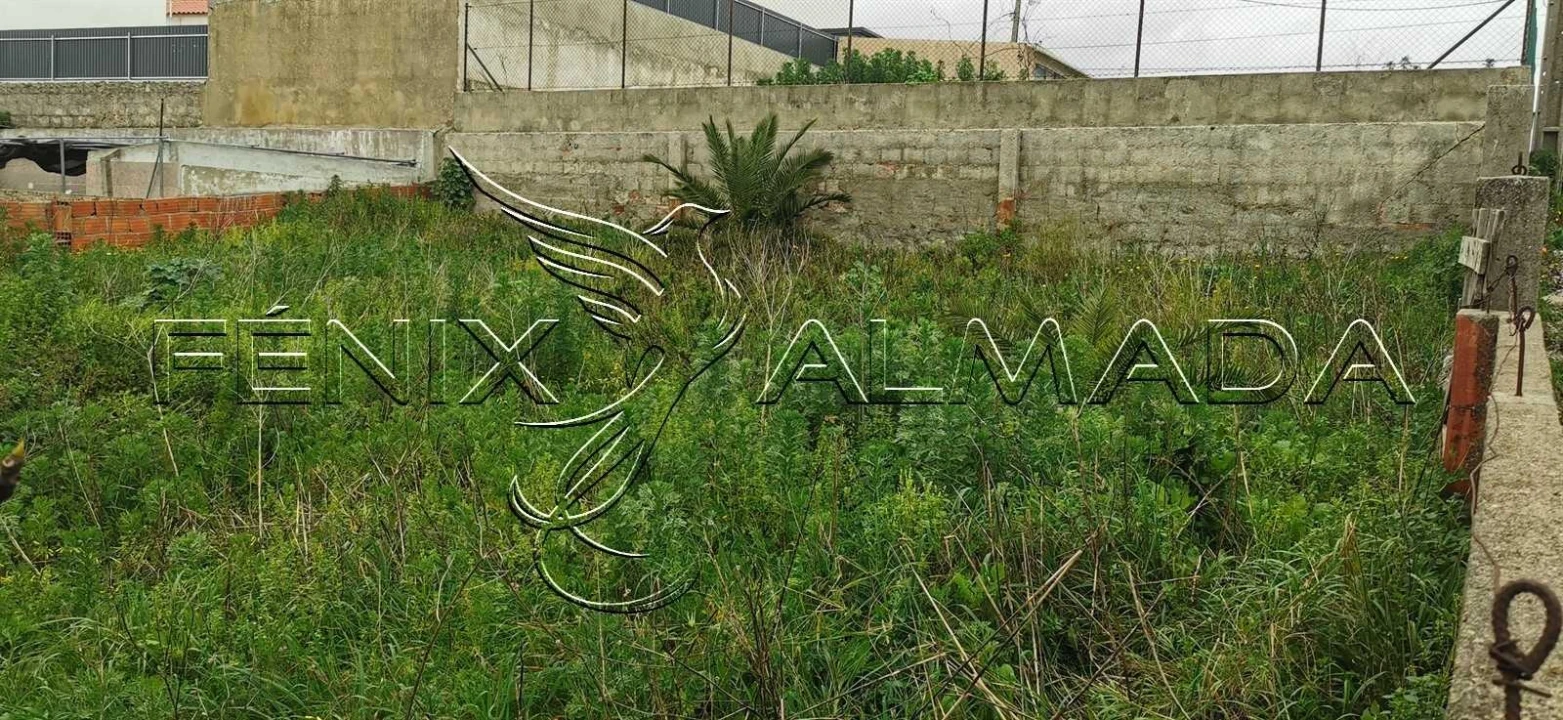 Terreno para Venda em Charneca de Caparica e Sobreda Foto 3