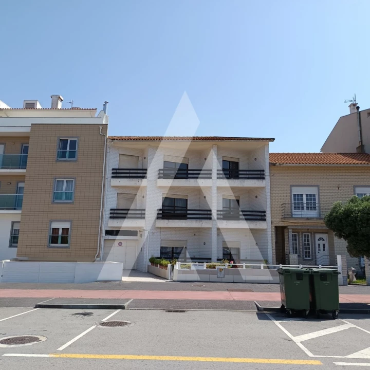 Prédio para Venda em Gafanha da Nazaré Foto 1