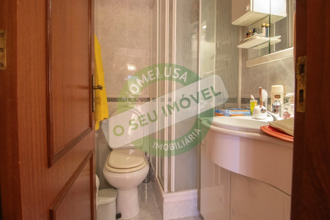 Moradia T5 para Venda em Tavarede Foto 8