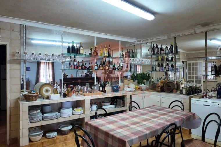 Loja para Arrendamento em Biscoitos Foto 2