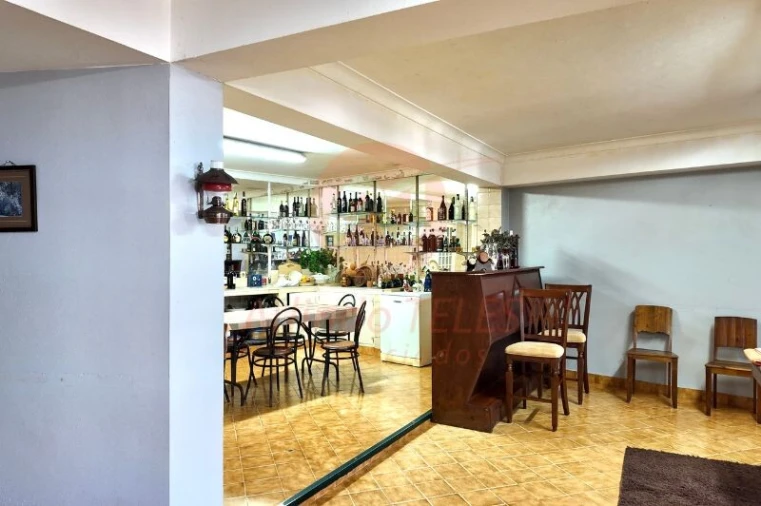 Loja para Arrendamento em Biscoitos Foto 9