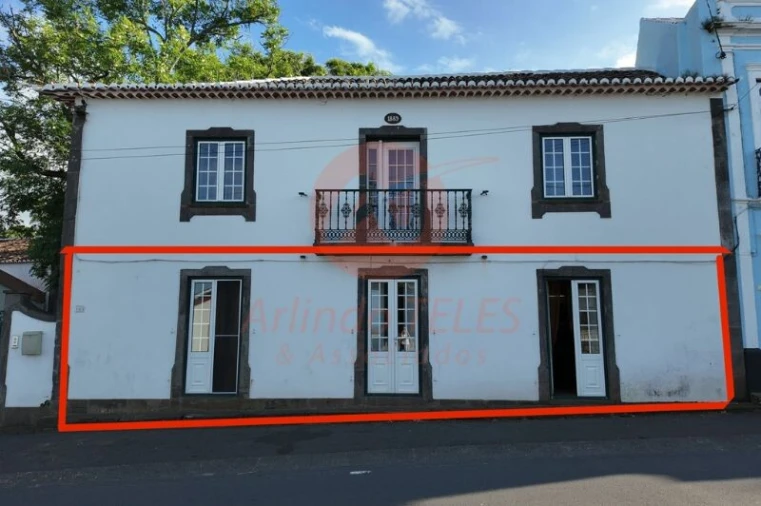 Loja para Arrendamento em Biscoitos Foto 1