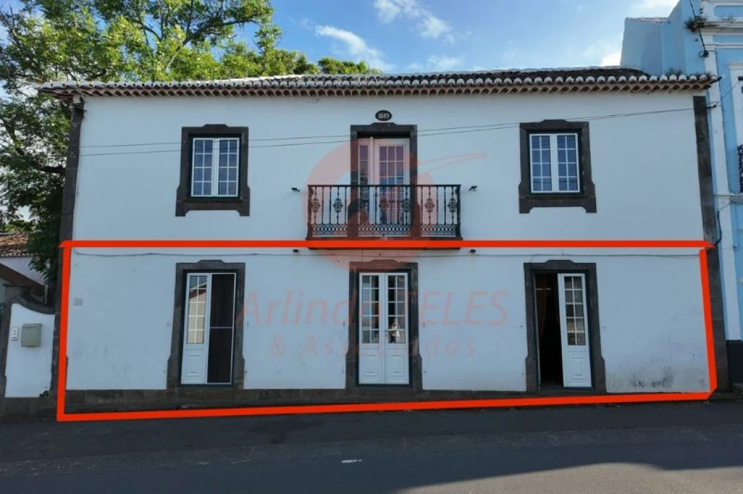 Loja para Arrendamento em Biscoitos Foto 1