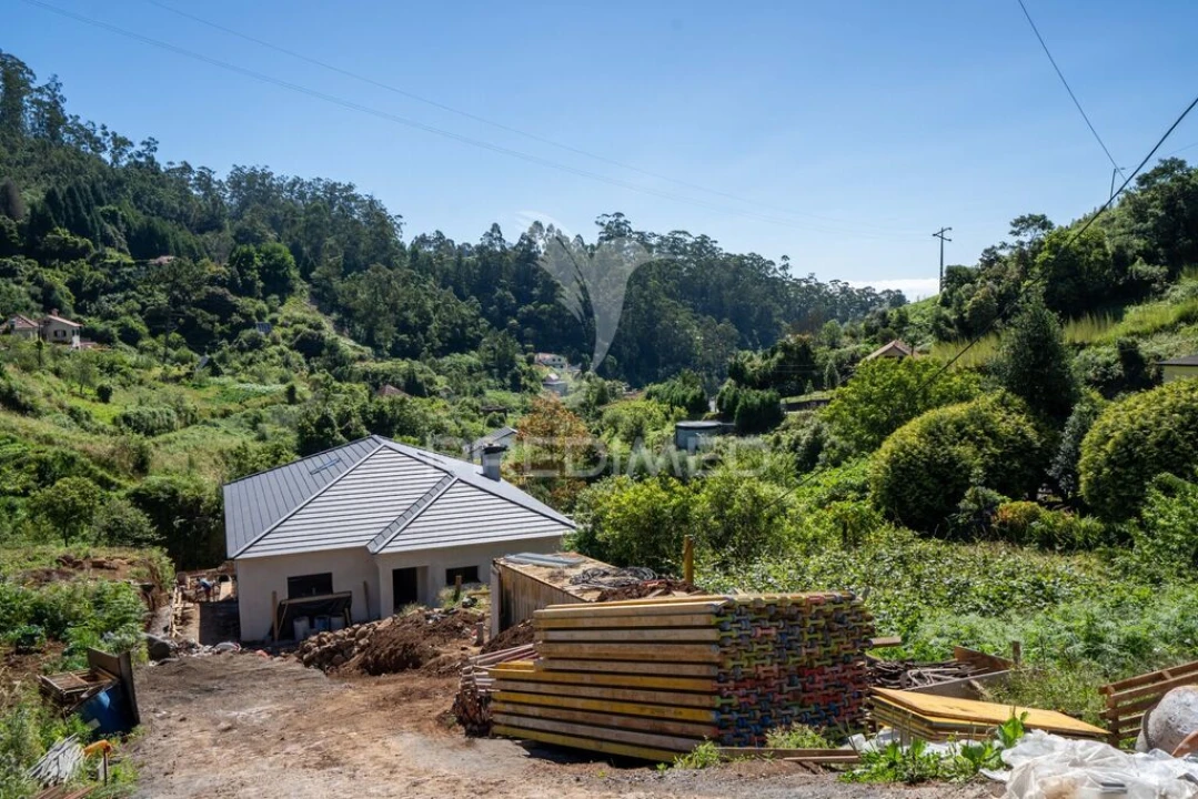Moradia T3 para Venda em Santo Antonio da Serra Foto 5
