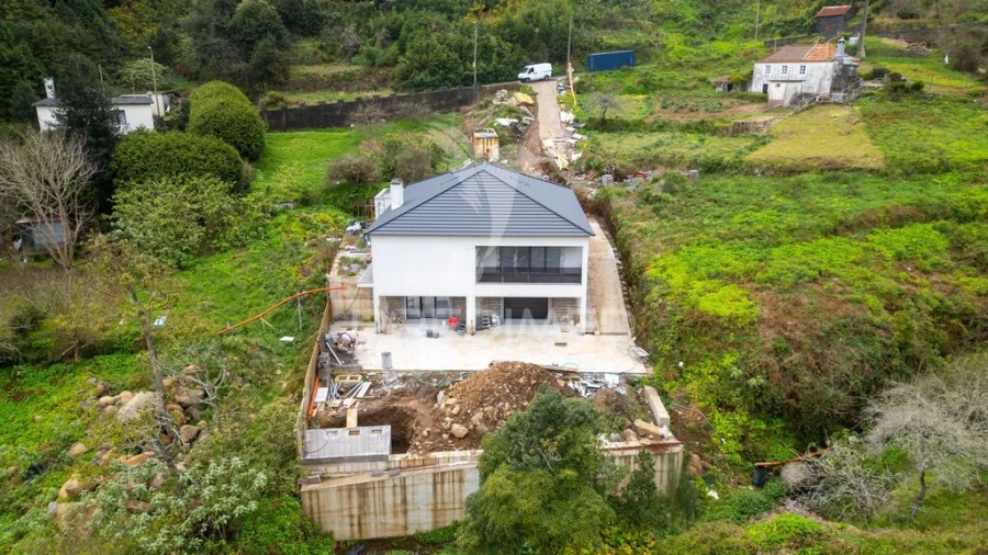 Moradia T3 para Venda em Santo Antonio da Serra Foto 1