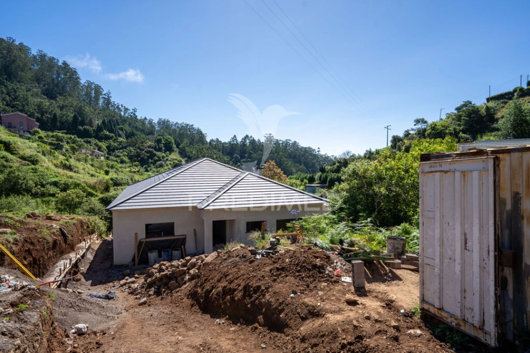 Moradia T3 para Venda em Santo Antonio da Serra Foto 9