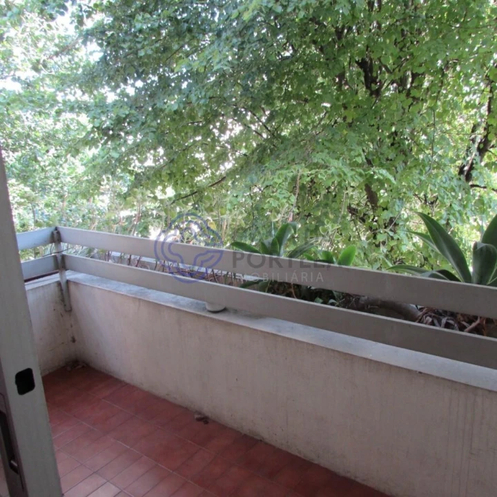 Apartamento T4 para Venda em Lordelo do Ouro e Massarelos Foto 2