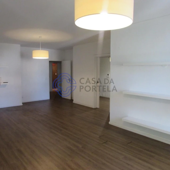 Apartamento T4 para Venda em Lordelo do Ouro e Massarelos Foto 12