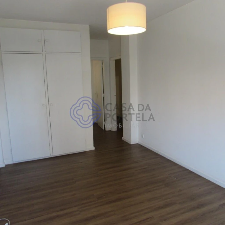 Apartamento T4 para Venda em Lordelo do Ouro e Massarelos Foto 32