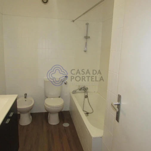 Apartamento T4 para Venda em Lordelo do Ouro e Massarelos Foto 35