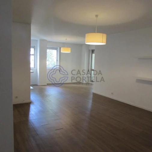 Apartamento T4 para Venda em Lordelo do Ouro e Massarelos Foto 9