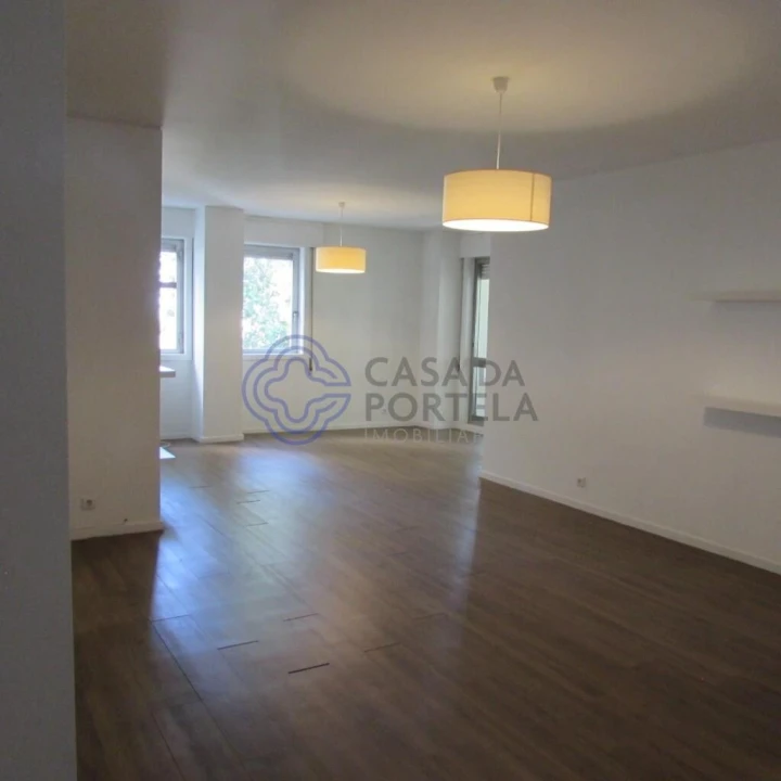 Apartamento T4 para Venda em Lordelo do Ouro e Massarelos Foto 17