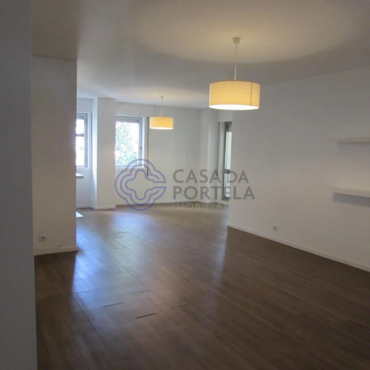 Apartamento T4 para Venda em Lordelo do Ouro e Massarelos Foto 8