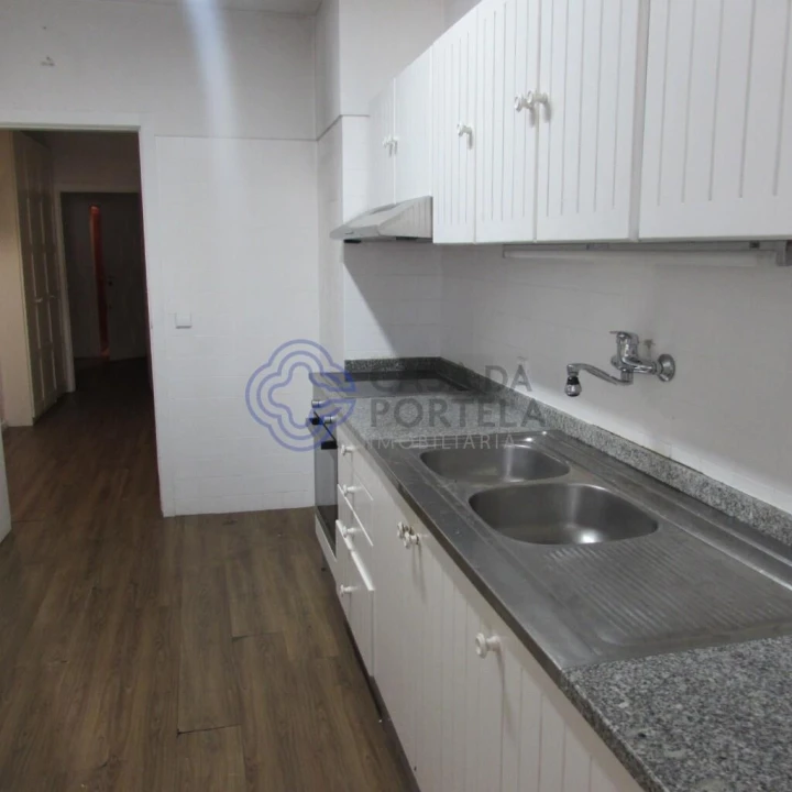 Apartamento T4 para Venda em Lordelo do Ouro e Massarelos Foto 11