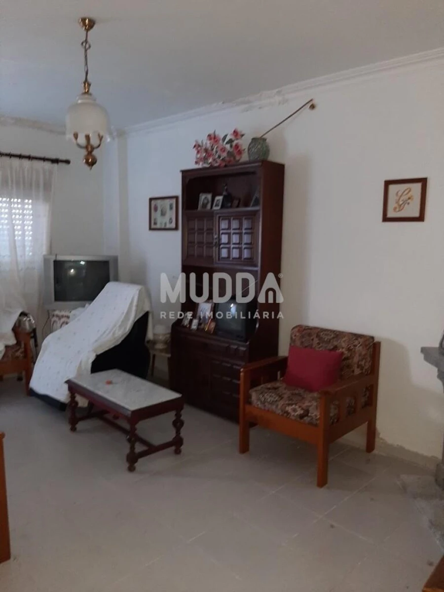 Moradia T2 para Venda em Sarzedas Foto 3