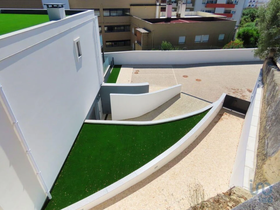 Moradia T4 para Venda em Leiria, Pousos, Barreira e Cortes Foto 6