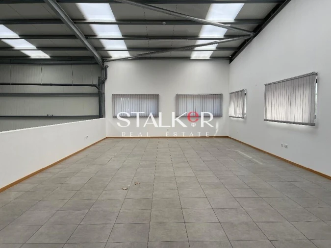 Armazém para Venda em Caldas de São Jorge e Pigeiros Foto 12