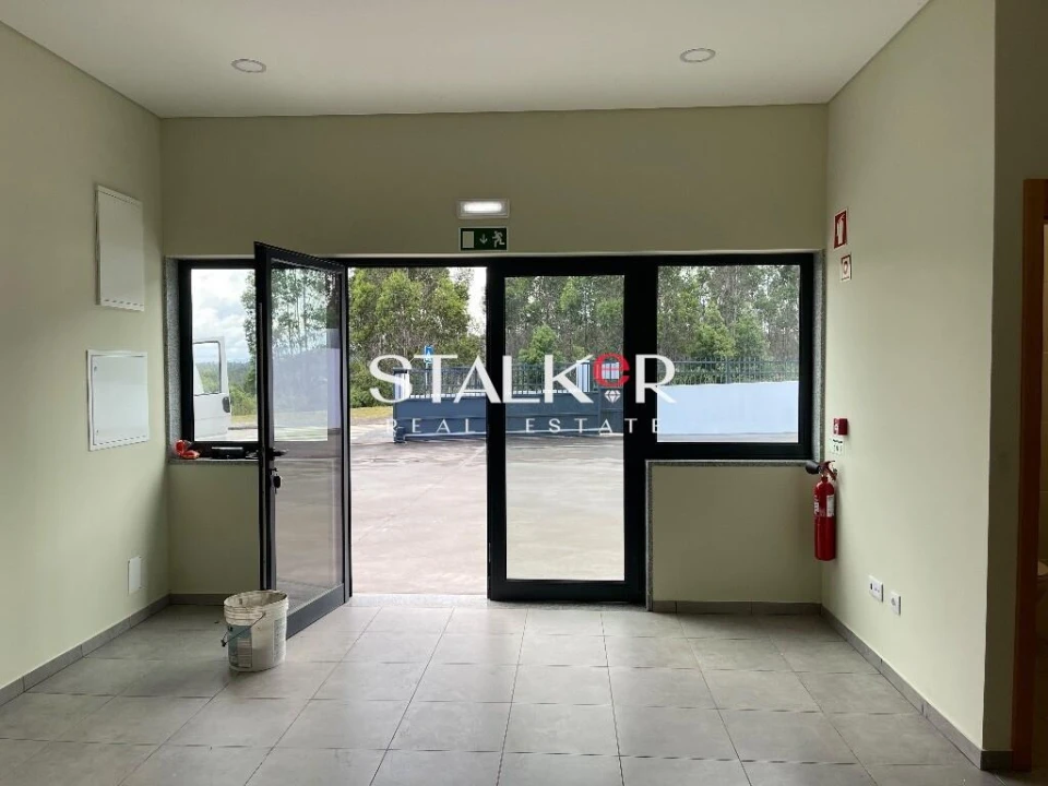 Armazém para Venda em Caldas de São Jorge e Pigeiros Foto 21