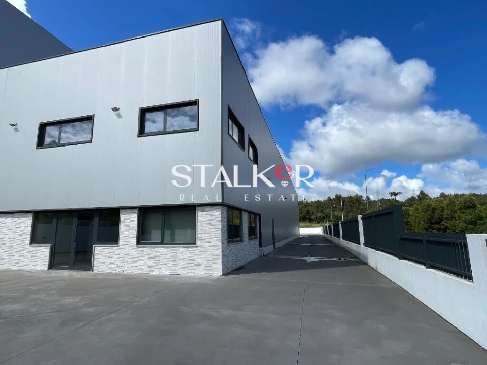Armazém para Venda em Caldas de São Jorge e Pigeiros Foto 2