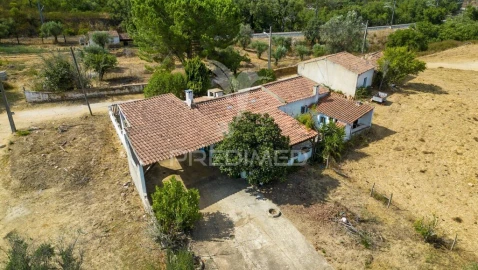 Quinta T4 para Venda em Reliquias