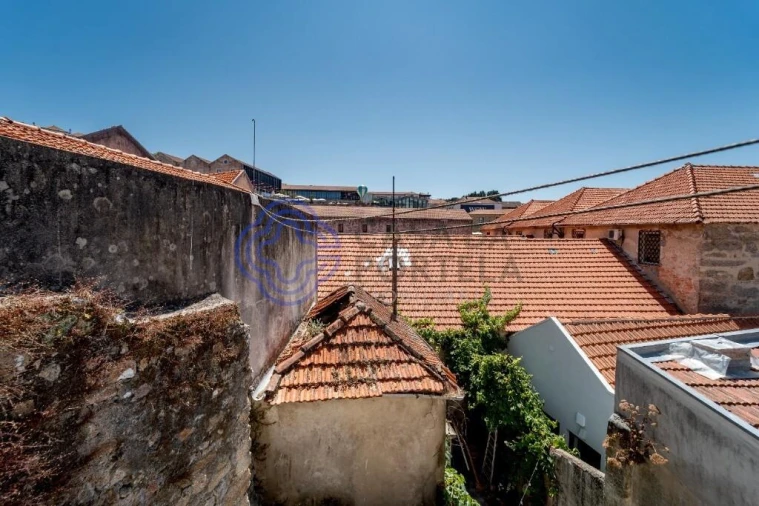 Prédio para Venda em Santa Marinha e São Pedro da Afurada Foto 16