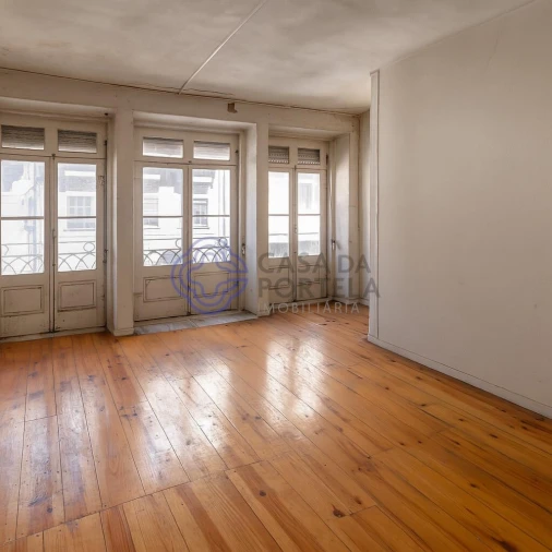 Prédio para Venda em Santa Marinha e São Pedro da Afurada Foto 5