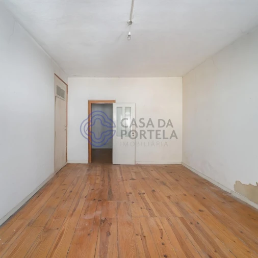 Prédio para Venda em Santa Marinha e São Pedro da Afurada Foto 7