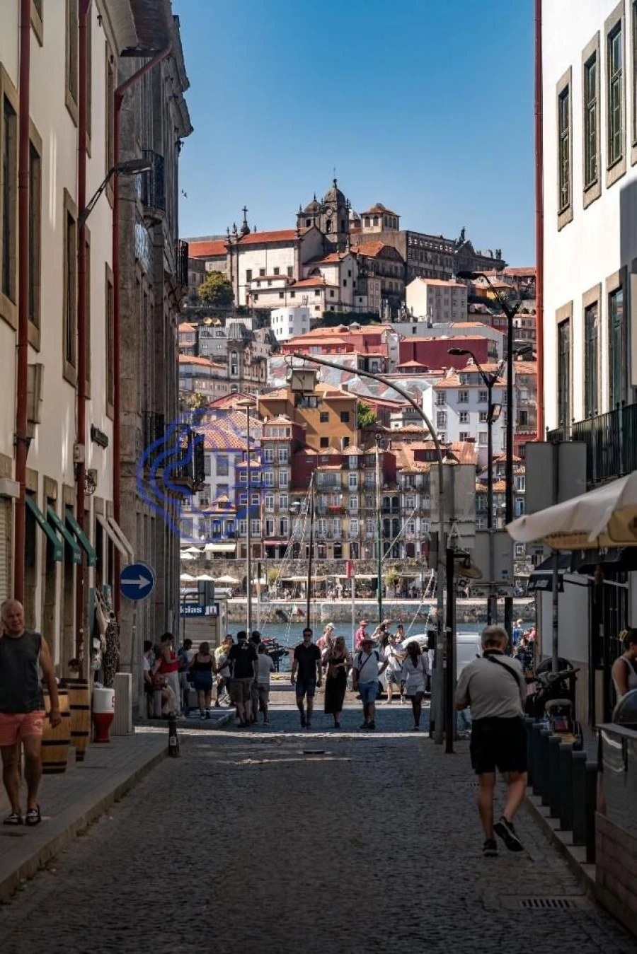 Prédio para Venda em Santa Marinha e São Pedro da Afurada Foto 3