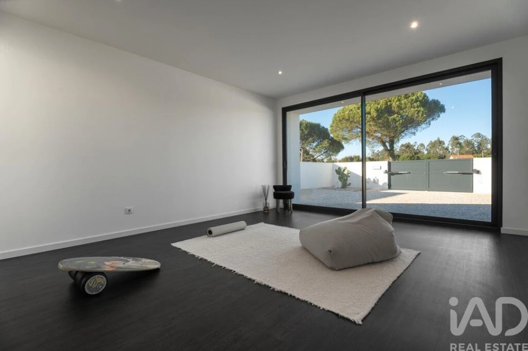 Moradia T4 para Venda em Reguengo Grande Foto 18