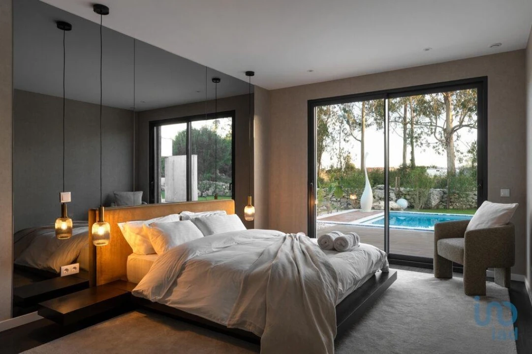 Moradia T4 para Venda em Reguengo Grande Foto 13