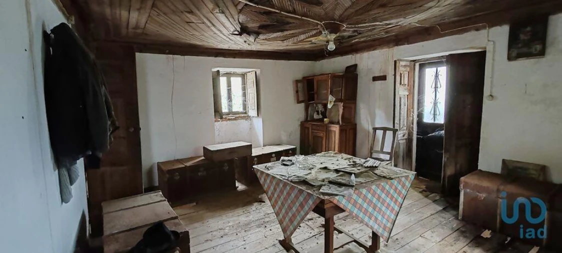 Moradia T2 para Venda em Troviscal Foto 14