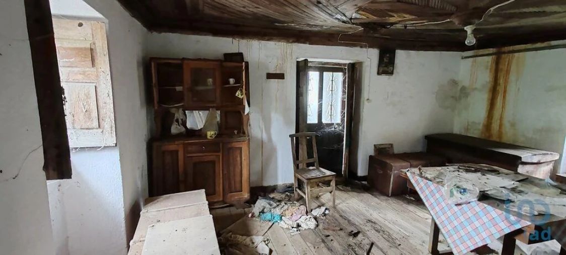 Moradia T2 para Venda em Troviscal Foto 12