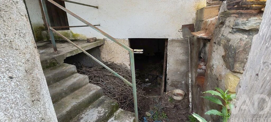 Moradia T2 para Venda em Troviscal Foto 22