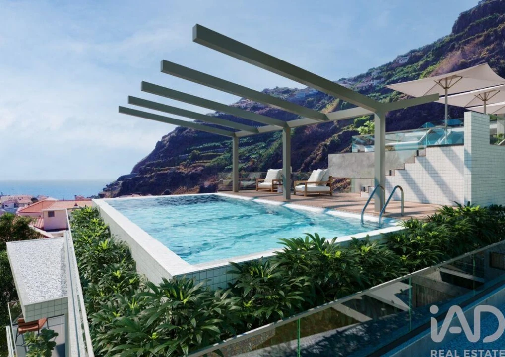 Apartamento T1 para Venda em Ribeira Brava Foto 1