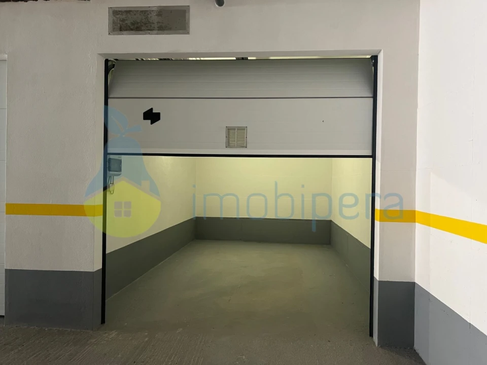 Garagem para Arrendamento em São Bartolomeu de Messines Foto 7