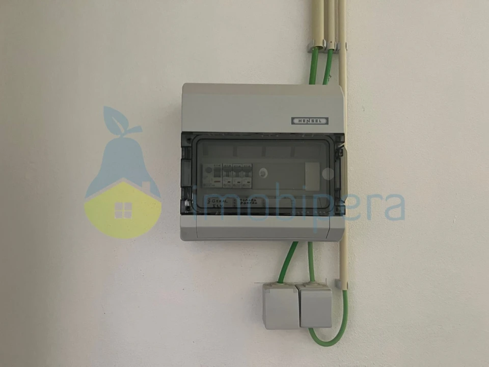 Garagem para Arrendamento em São Bartolomeu de Messines Foto 8