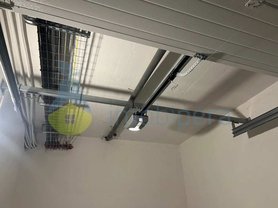 Garagem para Arrendamento em São Bartolomeu de Messines Foto 9