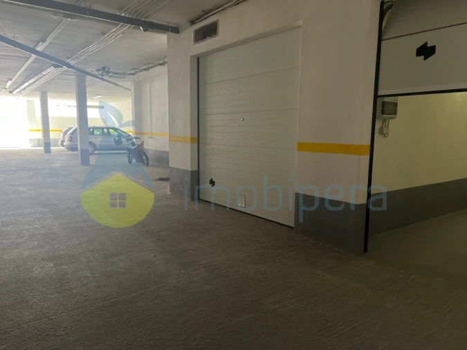 Garagem para Arrendamento em São Bartolomeu de Messines Foto 5