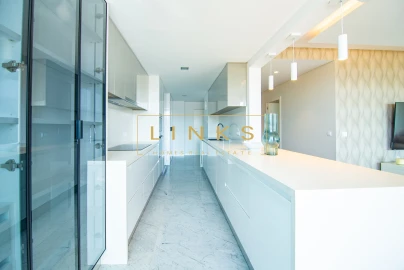 Apartamento T4 para Venda em Funchal (Se)