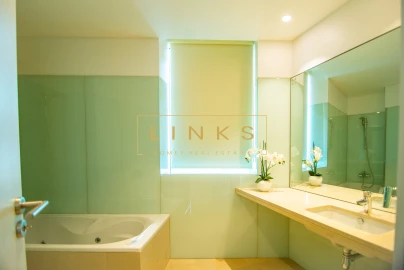 Apartamento T4 para Venda em Funchal (Se)