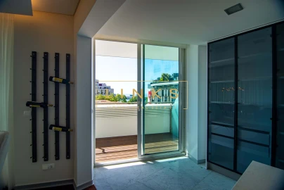 Apartamento T4 para Venda em Funchal (Se)