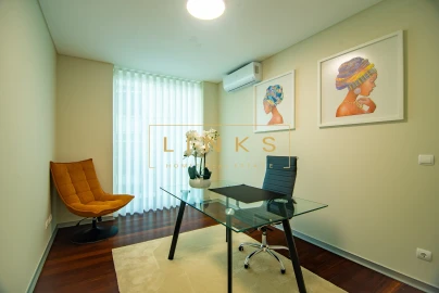 Apartamento T4 para Venda em Funchal (Se)