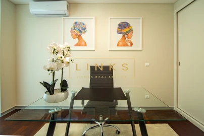 Apartamento T4 para Venda em Funchal (Se)