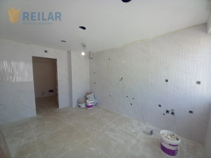 Apartamento T2 para Venda em Carregado e Cadafais Foto 7