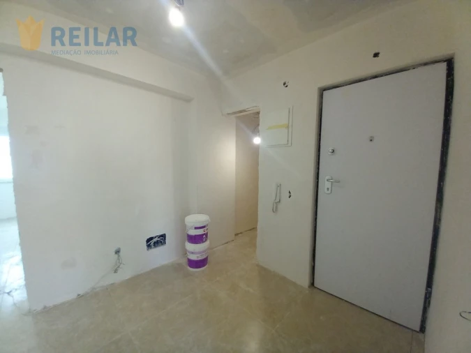 Apartamento T2 para Venda em Carregado e Cadafais Foto 2