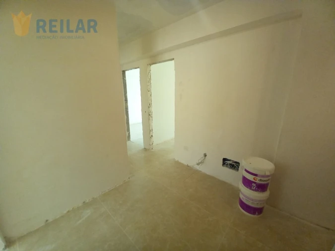 Apartamento T2 para Venda em Carregado e Cadafais Foto 9