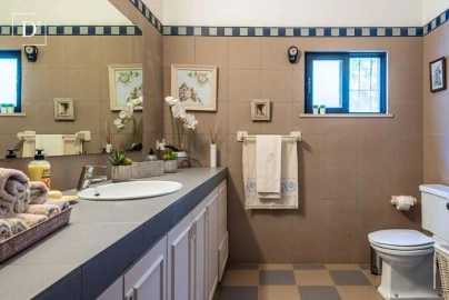 Moradia T5 para Venda em Olhão