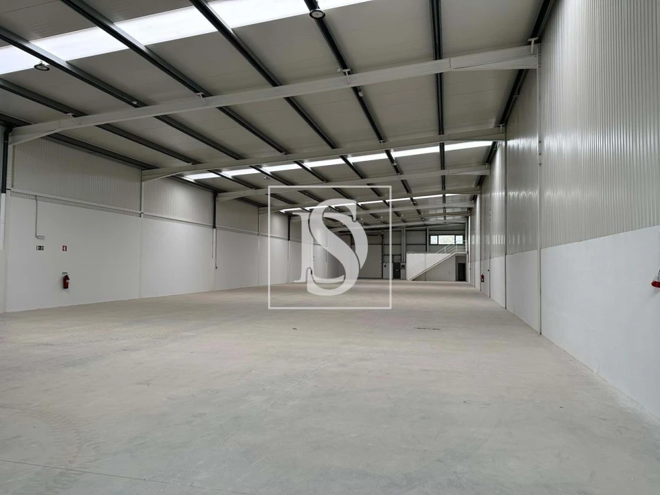 Armazém para Venda em Nogueiró e Tenões Foto 8