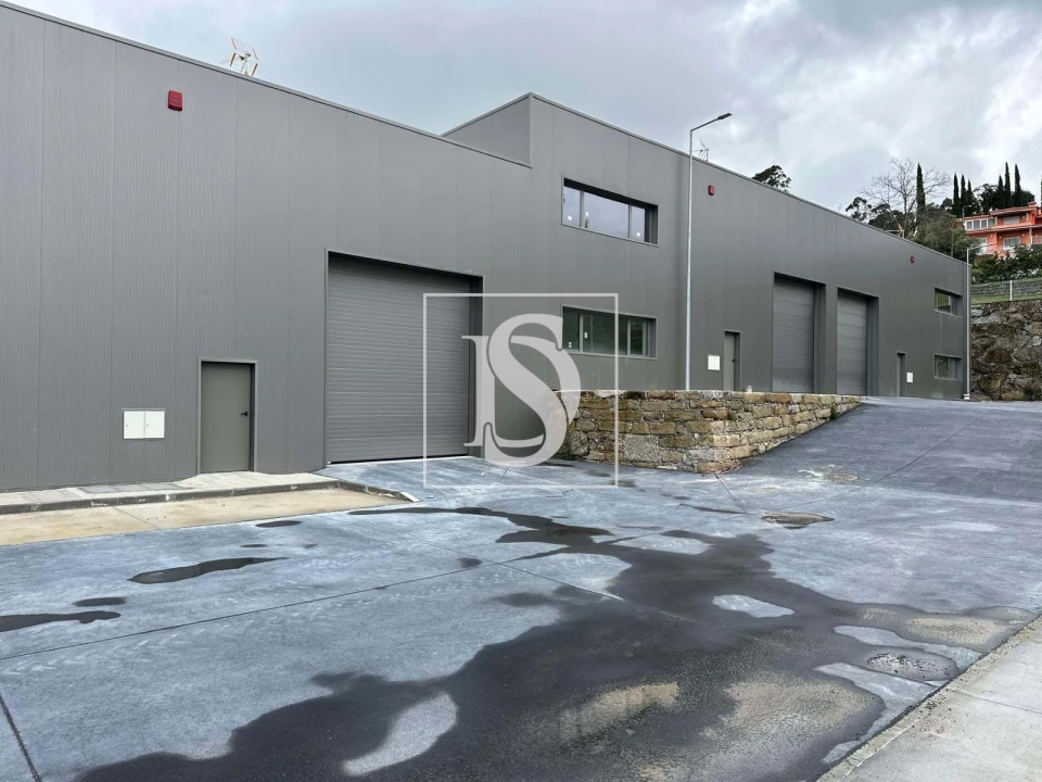 Armazém para Venda em Nogueiró e Tenões Foto 9